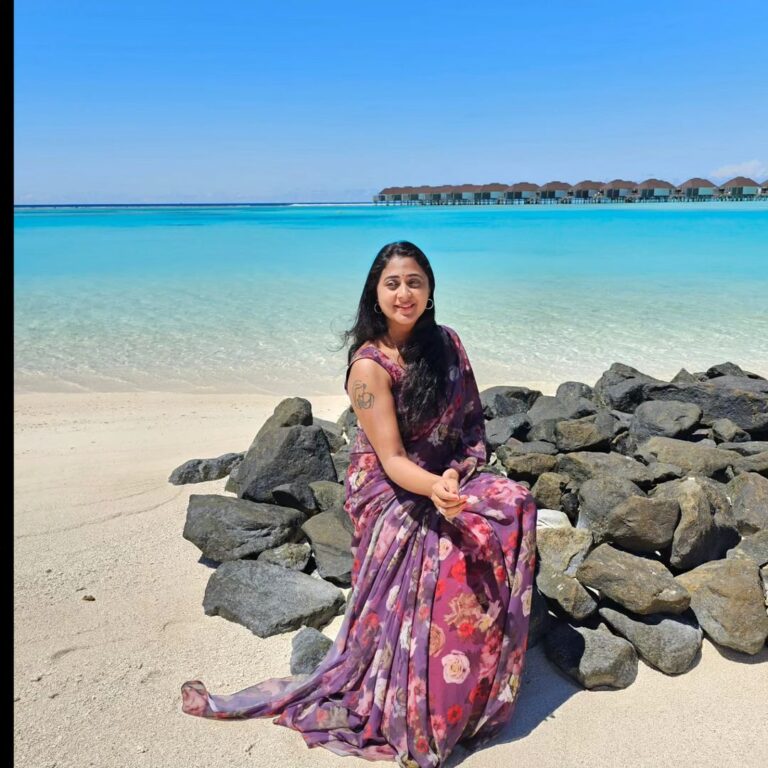 Actress Kaniha Loves To Flaunt Herself In Saree Wherever She Goes!