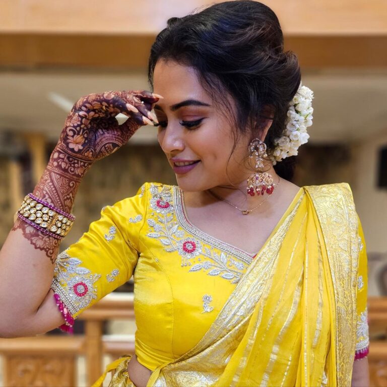 Charming Look Of Actress Farina In Yellow Outfit