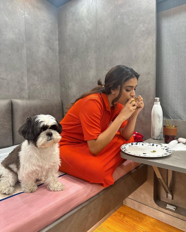 Actress Keerthy Suresh Loves Eating ‘Panduri Mangoes’
