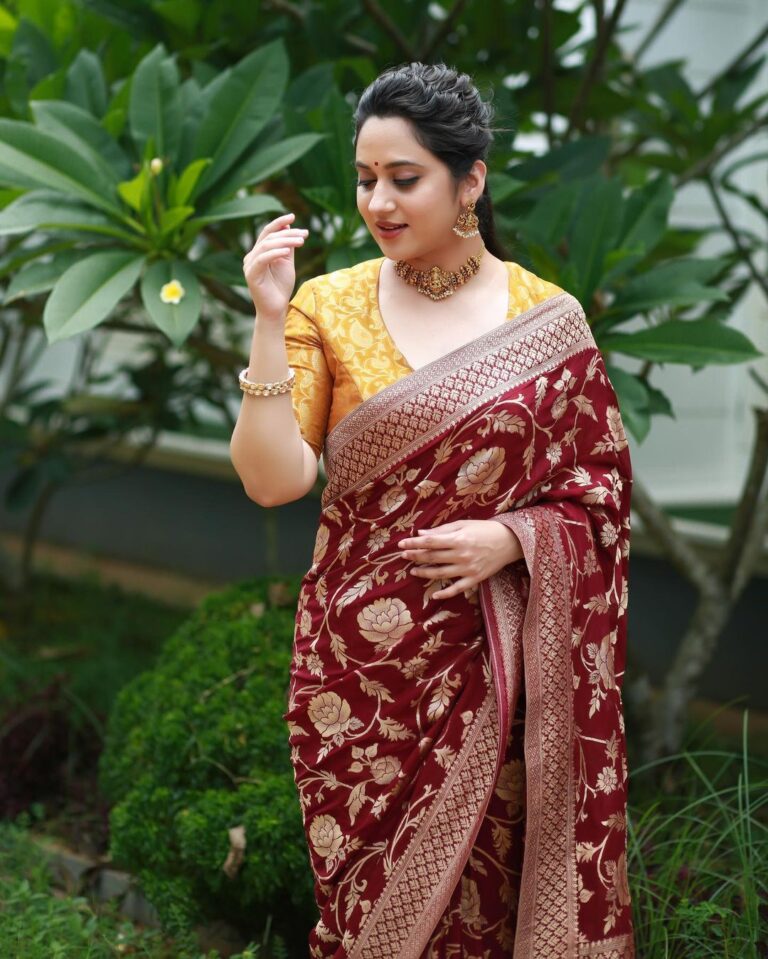 Actress Miya George Looks Ravishing In Saree