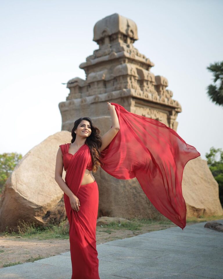 Ravishing Look Of Actress Sai Dhanshika In Red Outfit