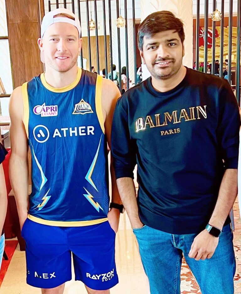 Actor Sathish Had A Nice Time Meeting Gujarat Titans Cricket Players Vijay Shankar & David Miller