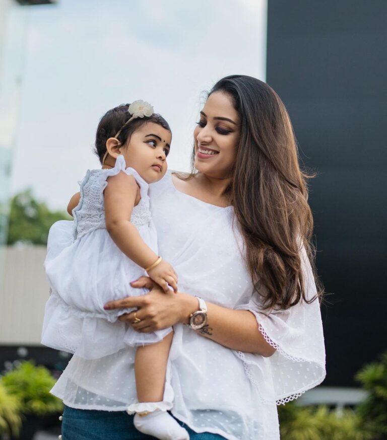 Adorable Pics Of VJ Diya Menon With Her Daughter