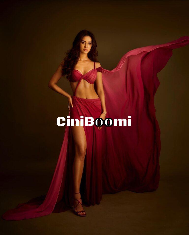 Ravishing Look Of Actress Disha Patani In Red Outfit