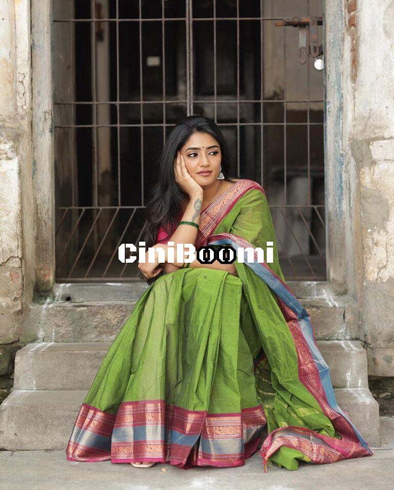 Gorgeous Look Of Eesha Rebba In Green Saree