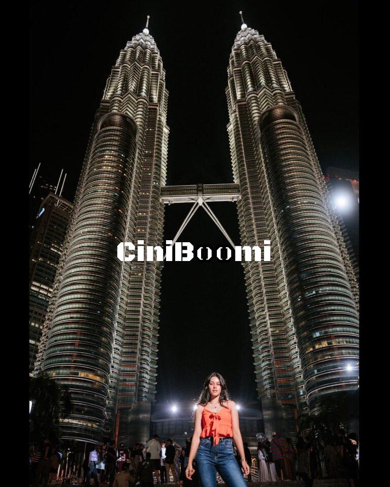 Latest Clicks Of Mirnalini Ravi At Twin Towers, Malaysia