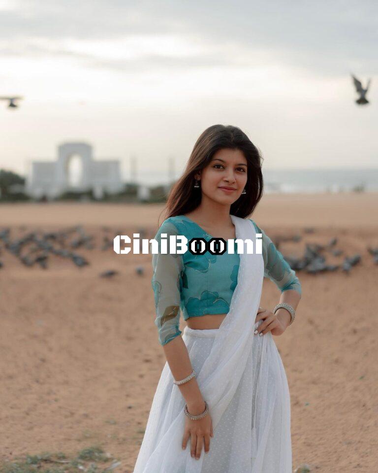 Casual Clicks Of Monisha Blessy At The Beach