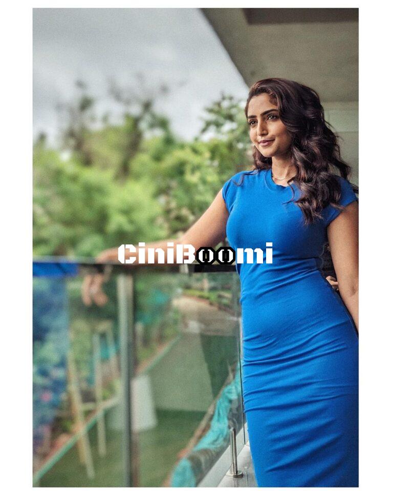 Stylish Look Of Reba Monica John In Blue Outfit