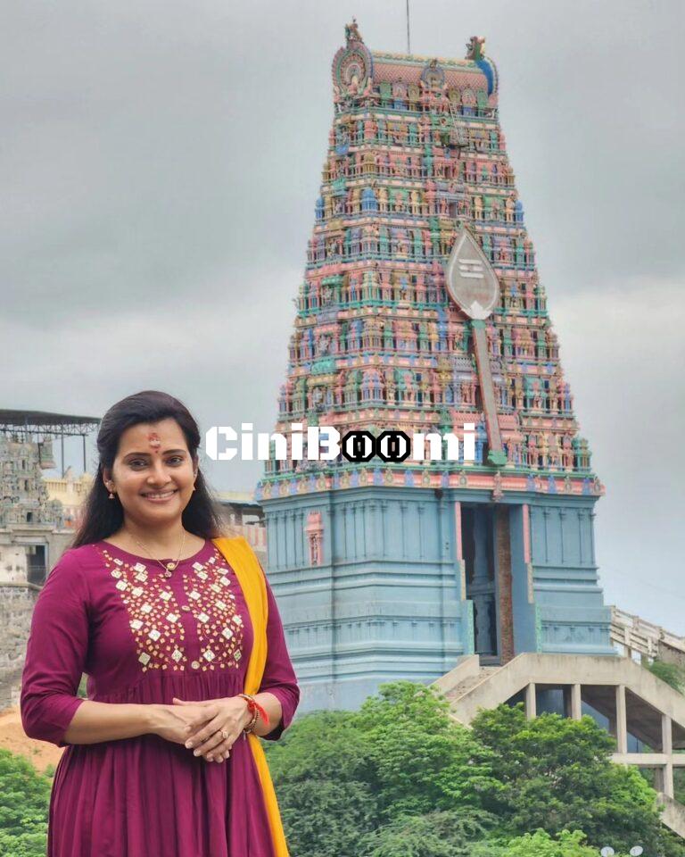 Latest Clicks Of Actress Sruthi Raj At Tiruttani Murugan Temple