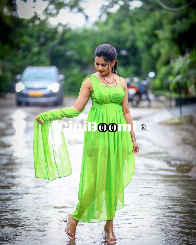 Gorgeous Looking Ariyana Glory In Green Outfit