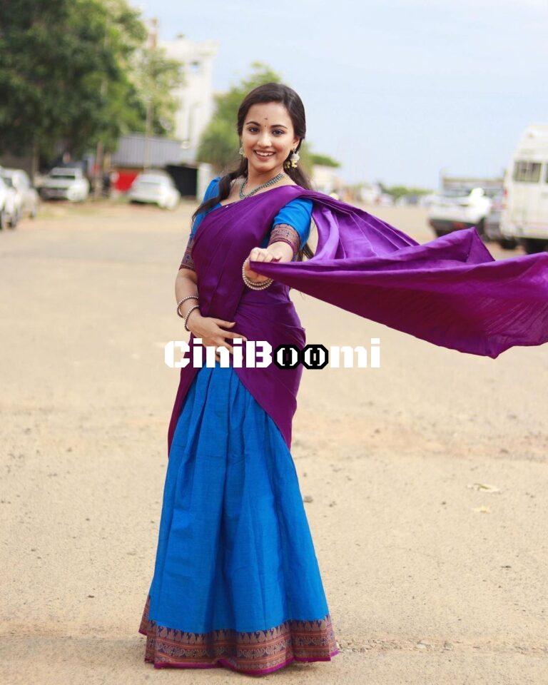 Traditional Look Of Maanasi G Kannan In Half Saree