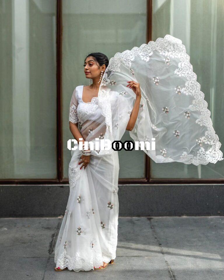 Alluring Look Of Actress Kuhasini In White Saree