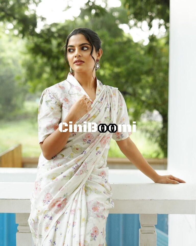 Actress Nikhila Vimal Radiates Ethereal Beauty In White Saree