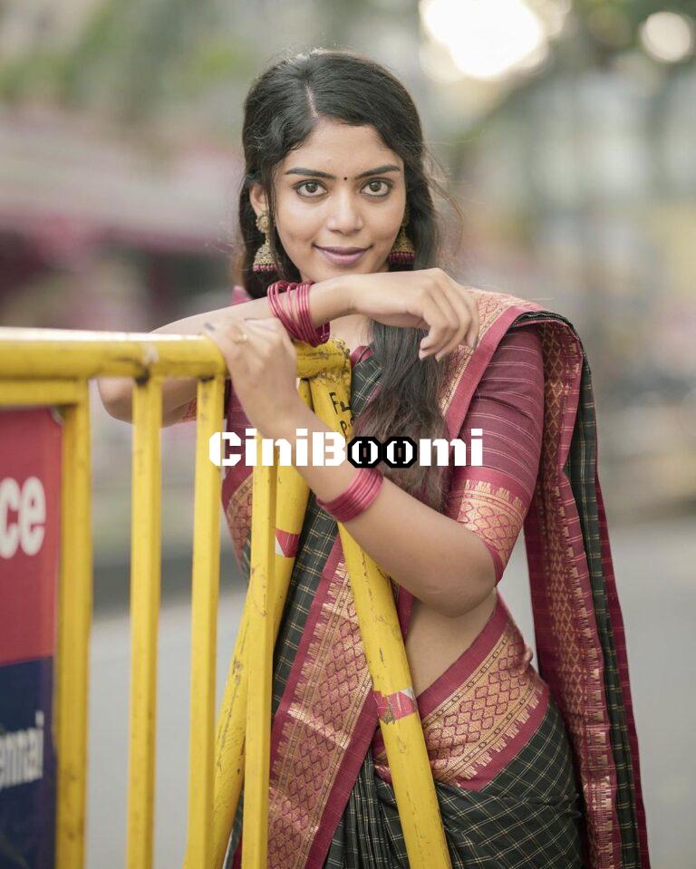 Flawless Look Of Actress Raksha Cherin In Saree