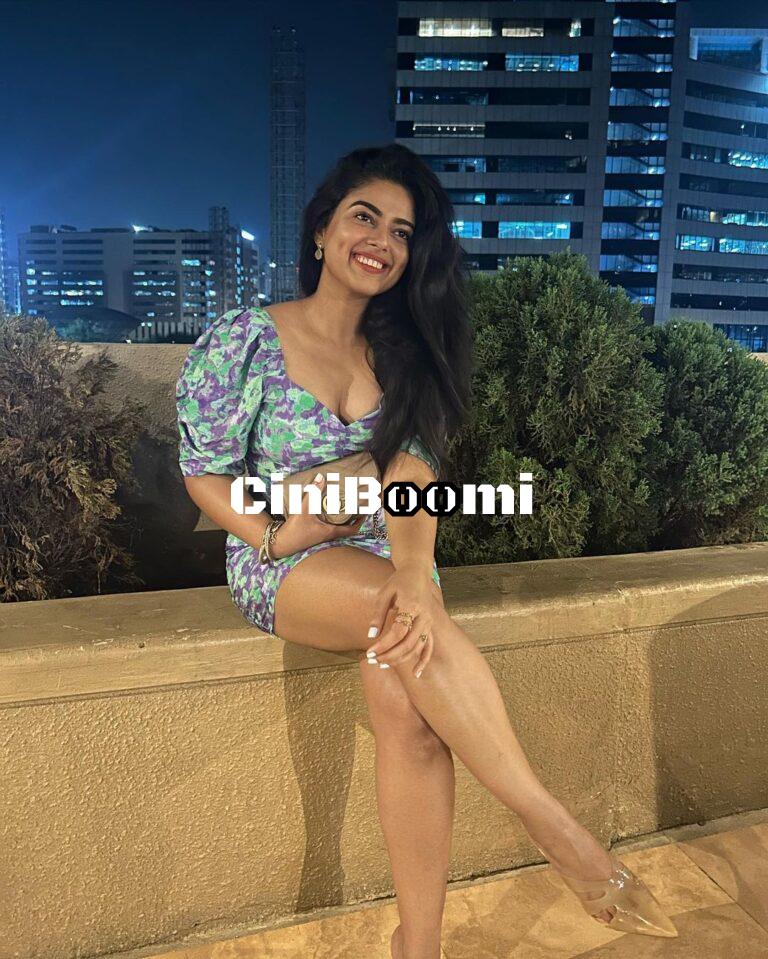 Casual Clicks Of Actress Siddhi Idnani