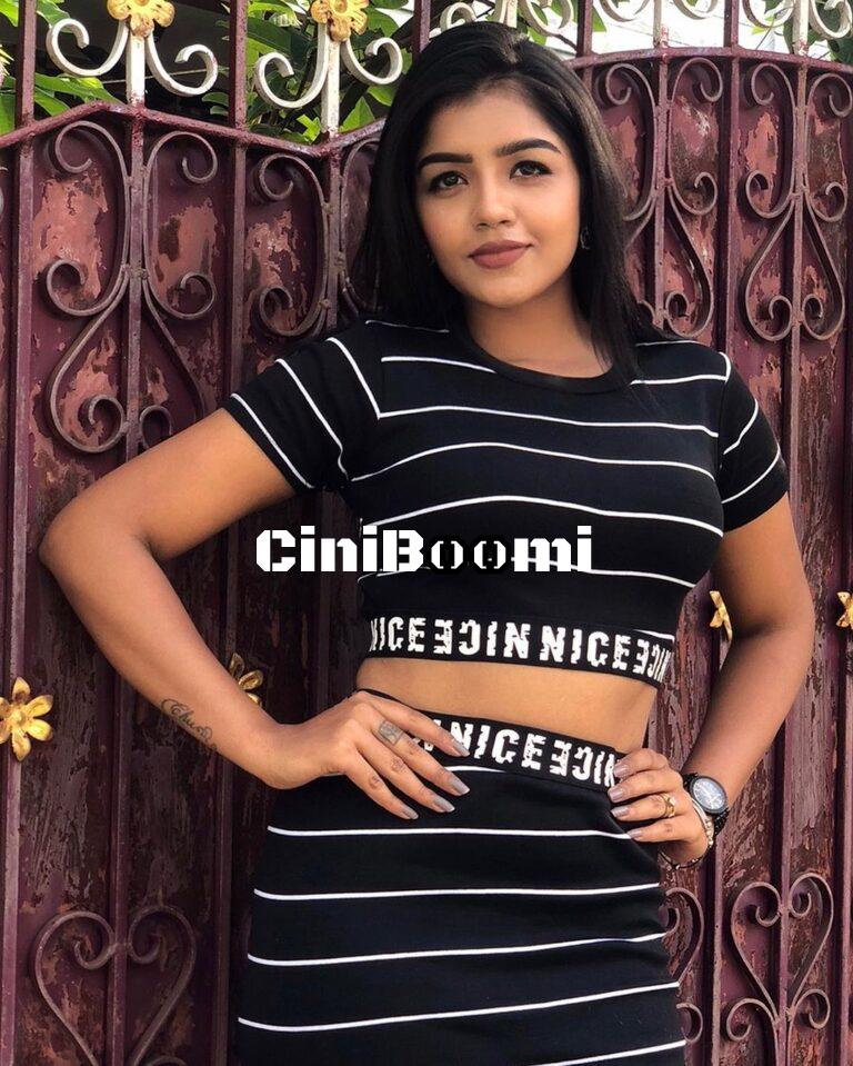 Latest Clicks Of Actress Suveta Shrimpton