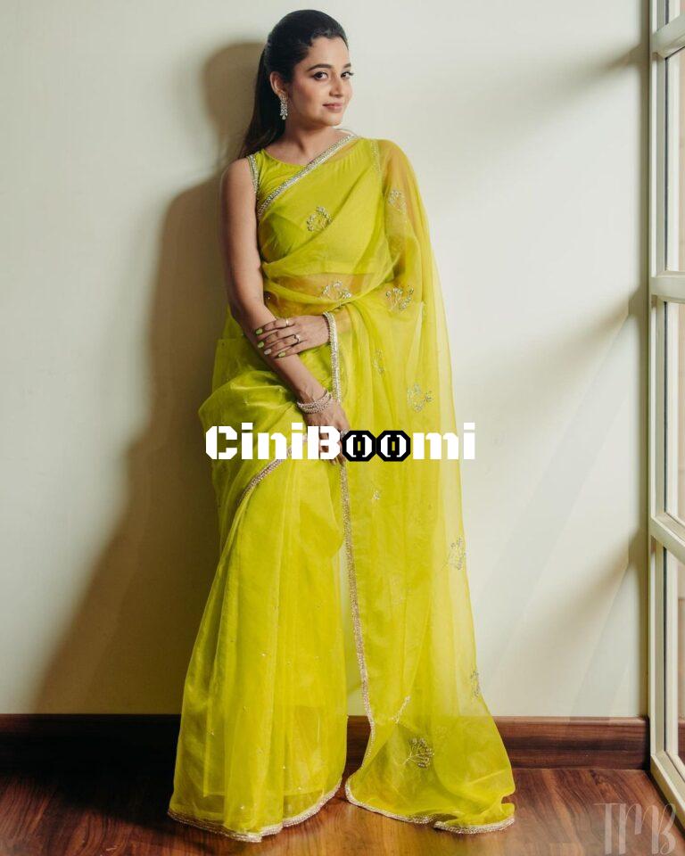 Actress Abarnathi Redefines Beauty In Neon Green Saree