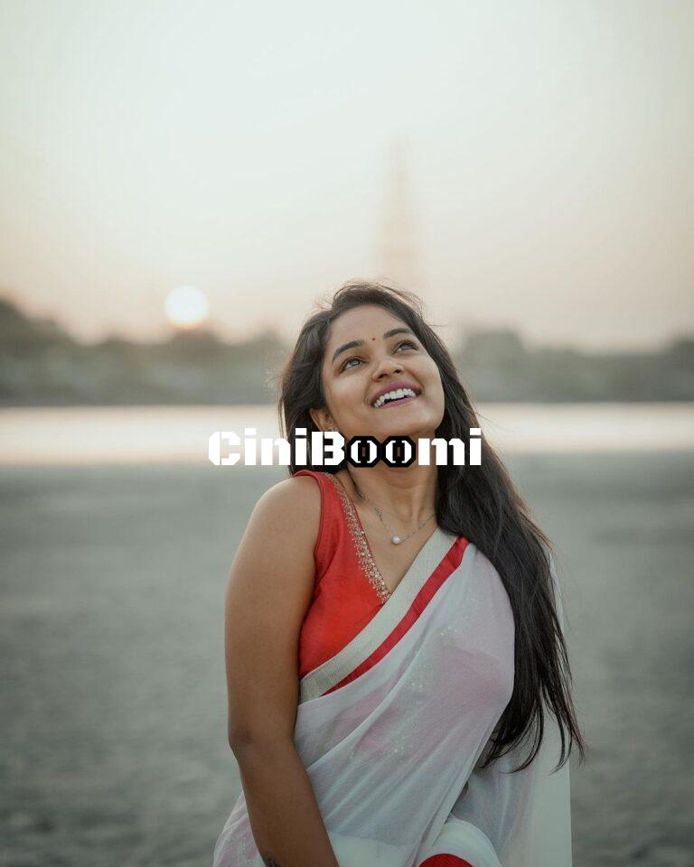 Actress Bhuvaneshwari Redefines Beauty In White Saree