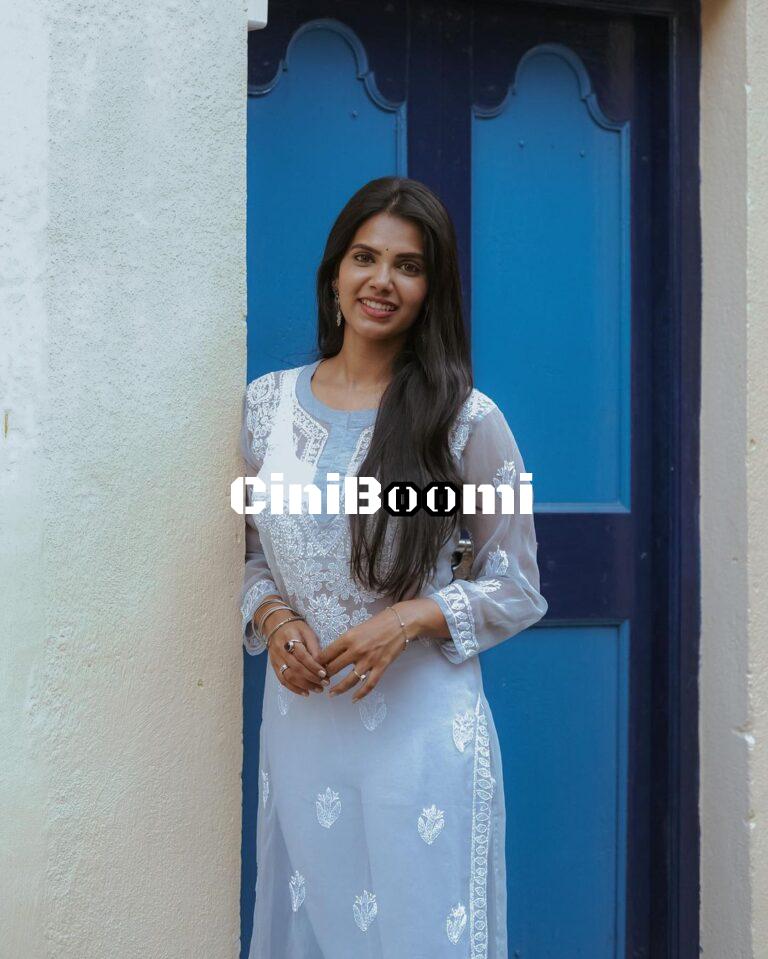 Casual Clicks Of Actress Shathiga