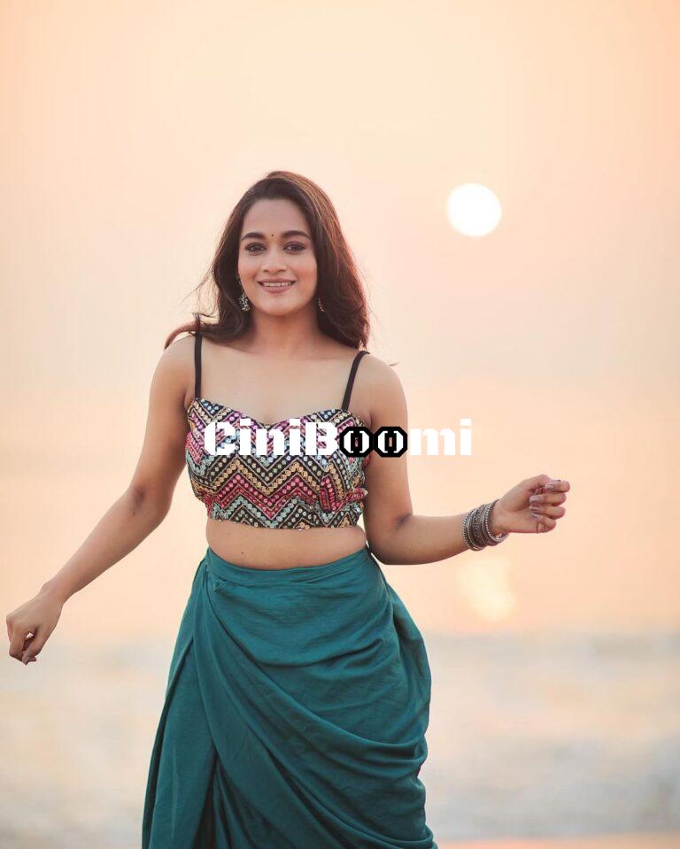 Actress Kaavya Arivumani Oozes Elegance In Her Latest Clicks