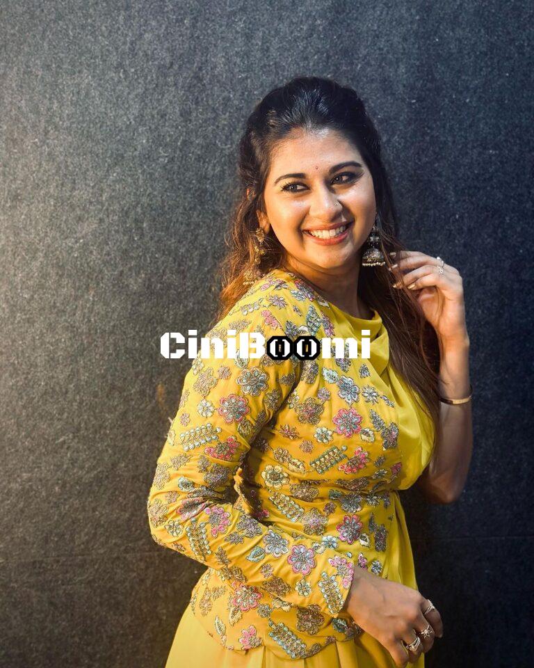 Singer Nithyashree Redefines Beauty In Yellow Outfit