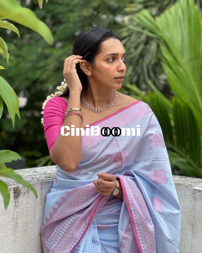 Actress Sanchana Natarajan Exudes Charm In Traditional Outfit