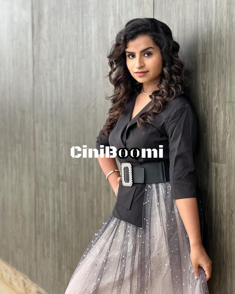 Actress Sivaangi Krishnakumar Unleashes Her Charisma In Black Outfit