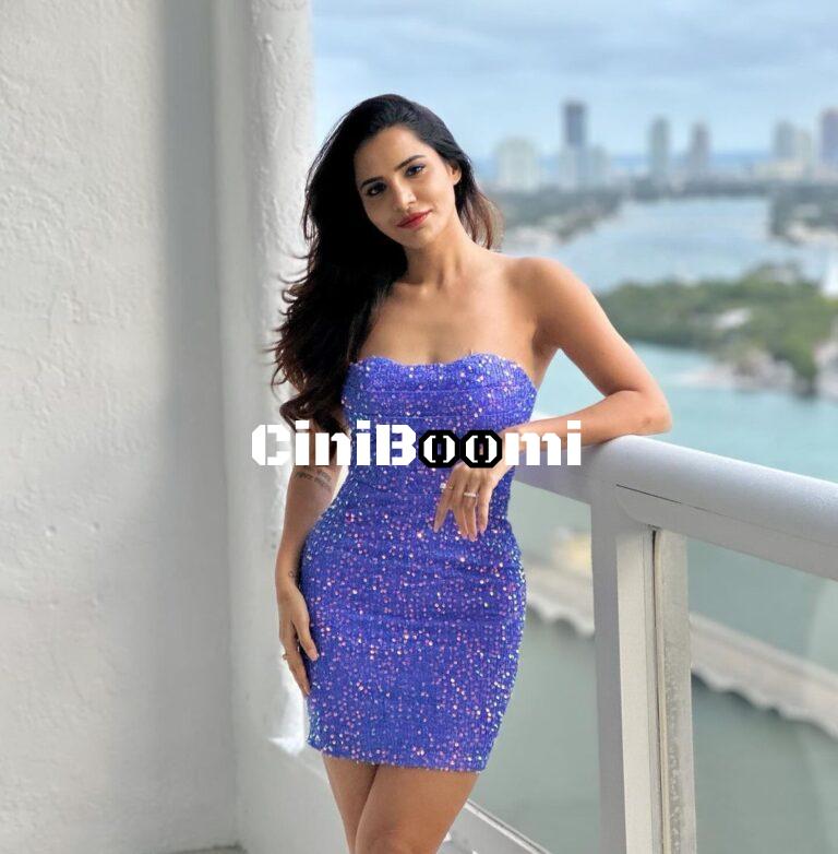 Actress Ashu Reddy Personifies Elegance In Her Latest Clicks