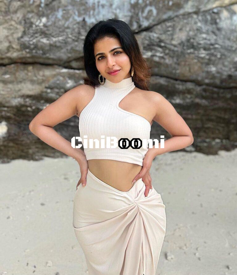 Casual Clicks Of Actress Iswarya Menon