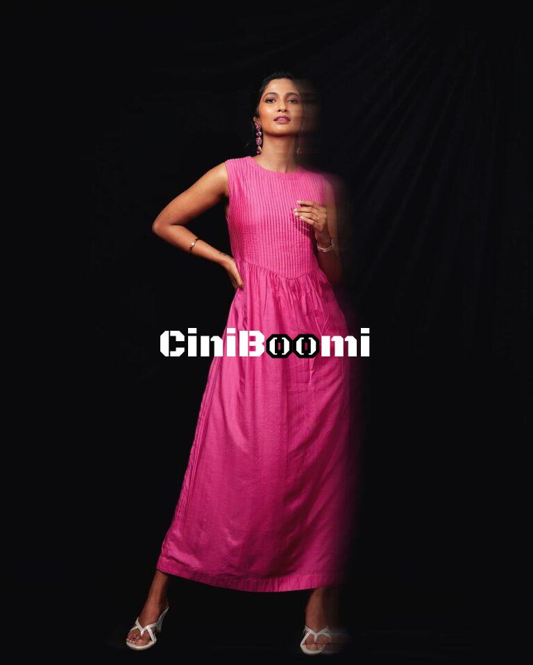 Actress Keerthi Pandian Dazzles In Pink Outfit