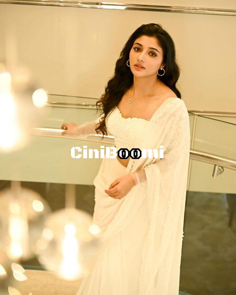 Actress Mirnaa Looks Flawless In White Outfit