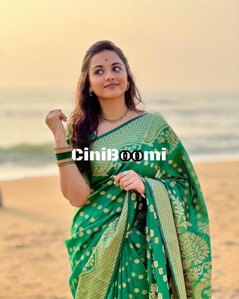 Singer Maanasi Exudes Elegance In Traditional Outfit