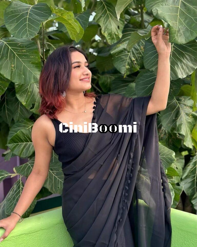 Actress Raveena Daha Dazzles In Black Saree