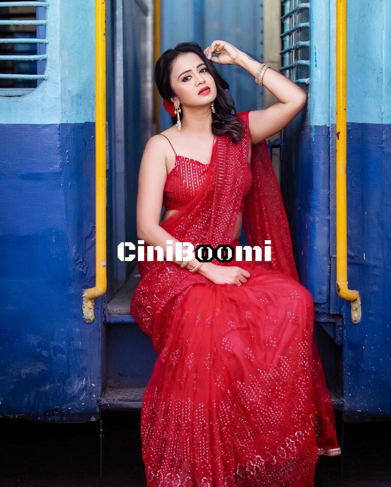 VJ Anjana Clad In A Red Saree Defining Gorgeousness