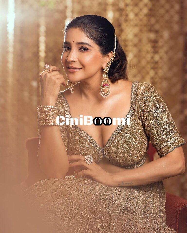 Actress Sakshi Agarwal Sets The Internet Ablaze With Her Recent Clicks