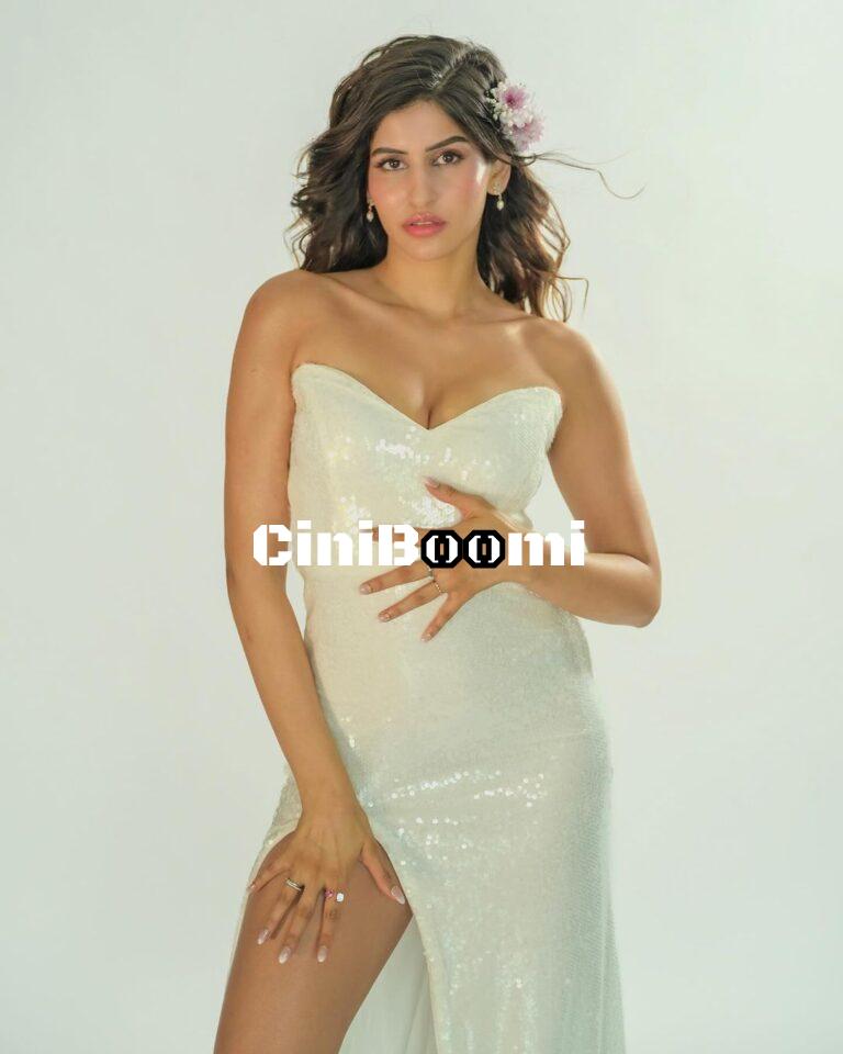 Actress Sakshi Malik Shines Radiantly In Stunning Outfit
