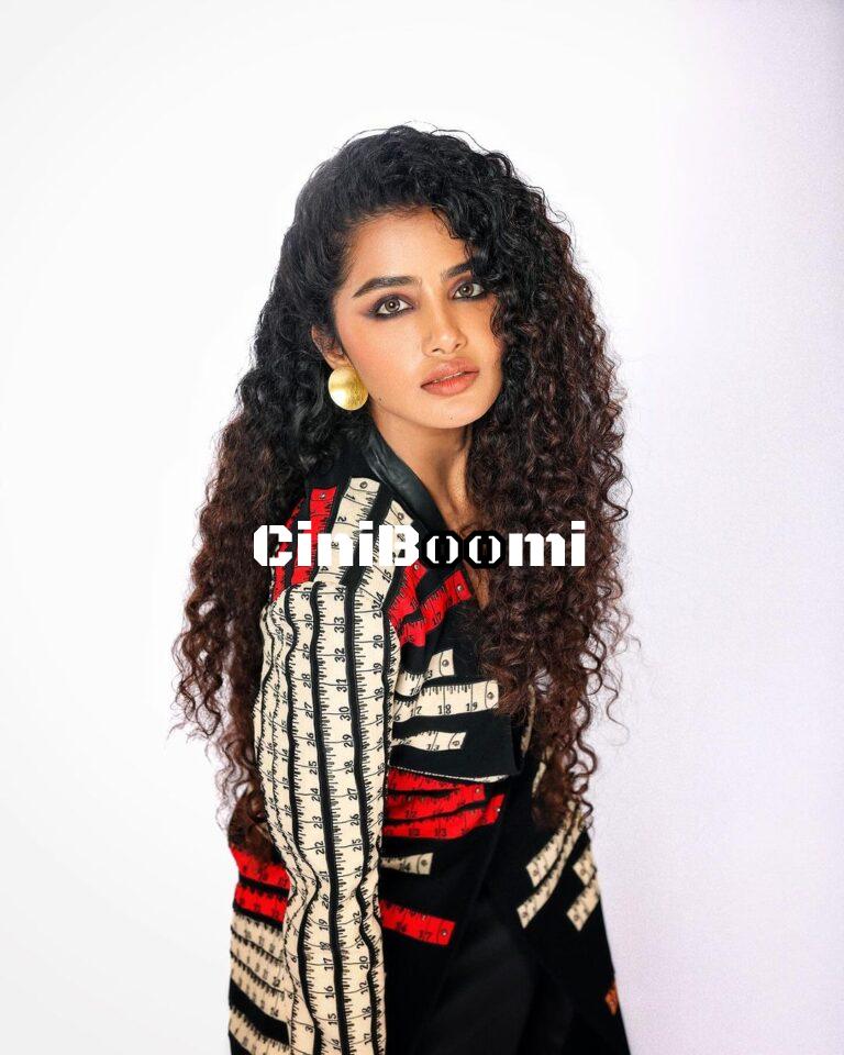 Actress Anupama Mesmerizes With Luscious Curly Hair