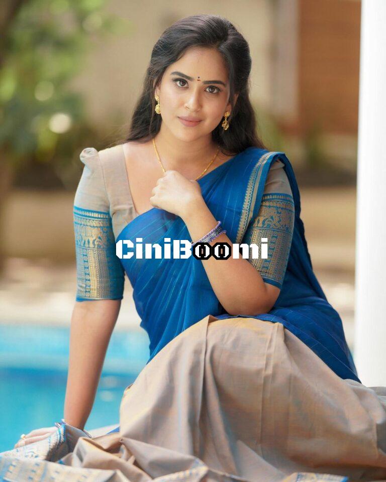 Actress Kanmani Manoharan Looks Flawless In Half Saree