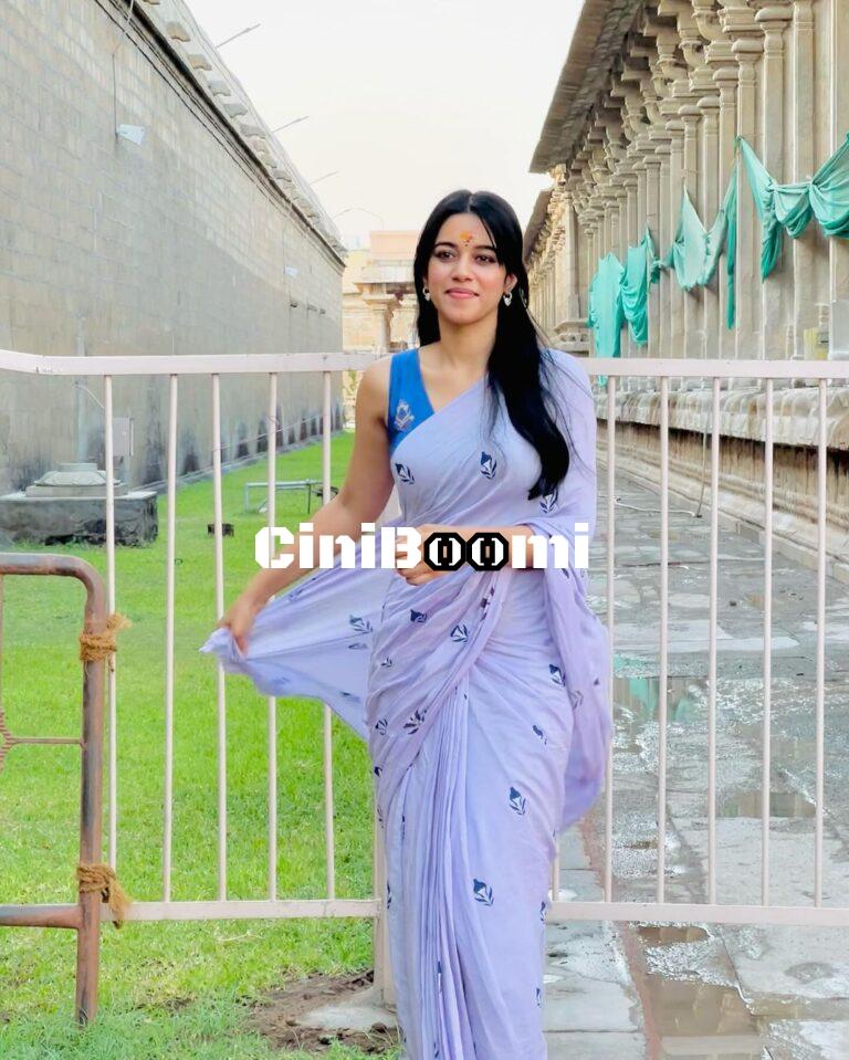 Actress Mirnalini Seeks Blessings At Srirangam Temple