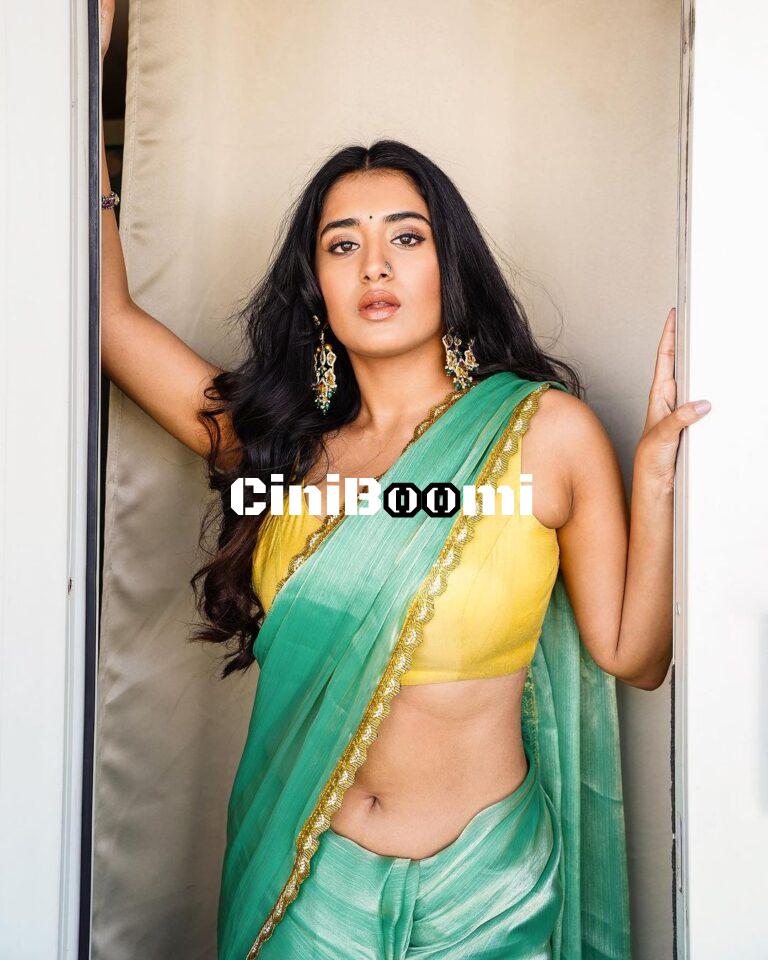 Actress Rashi Singh Sets The Internet Ablaze With Her Recent Snaps