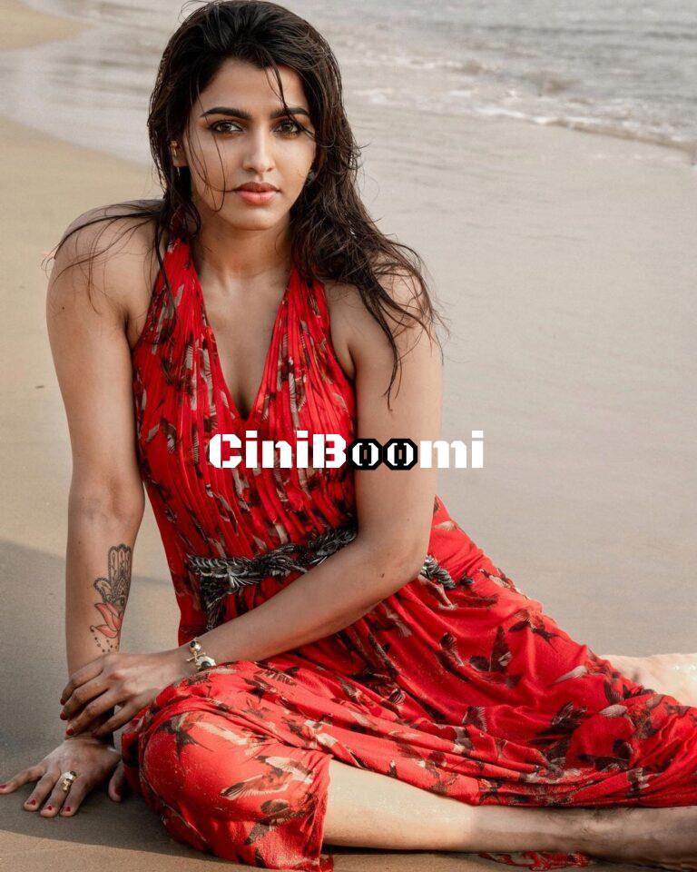 Actress Sai Dhanshika Enjoys Beach Day Out