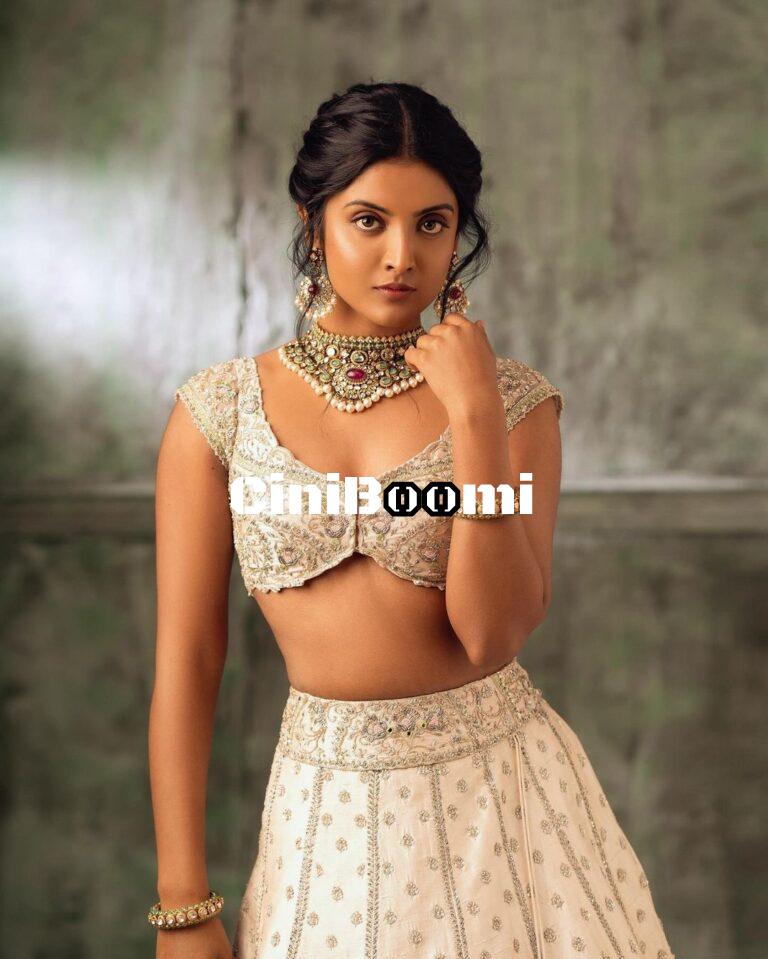 Actress Nivedhithaa Channels Her Inner Desi Barbie
