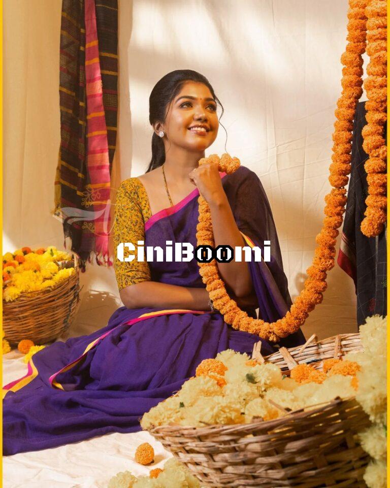 Actress Riythvika Redefines Beauty In Purple Saree