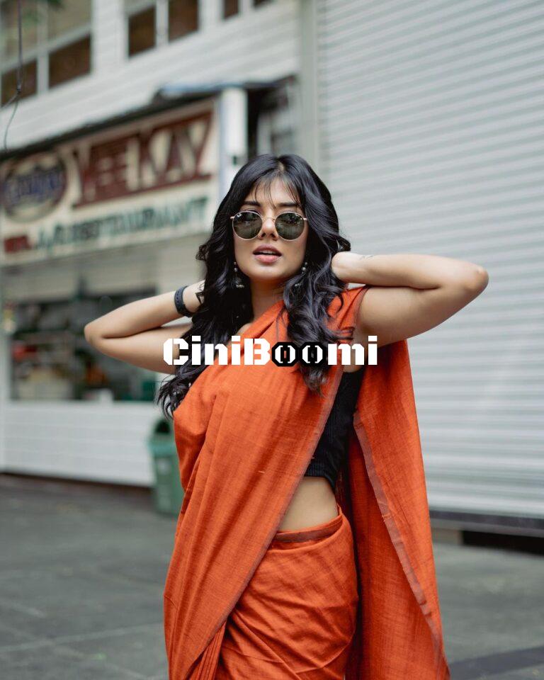 Actress Akshaya Udayakumar Oozes Style In Saree
