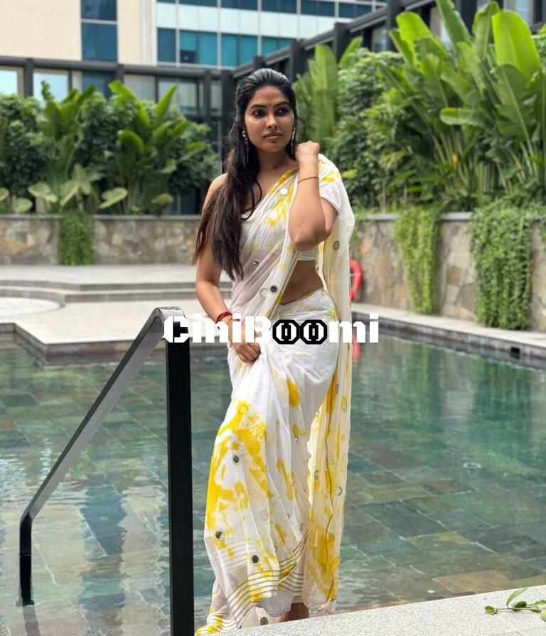 Actress Divi Vadthya Dazzles In White Saree