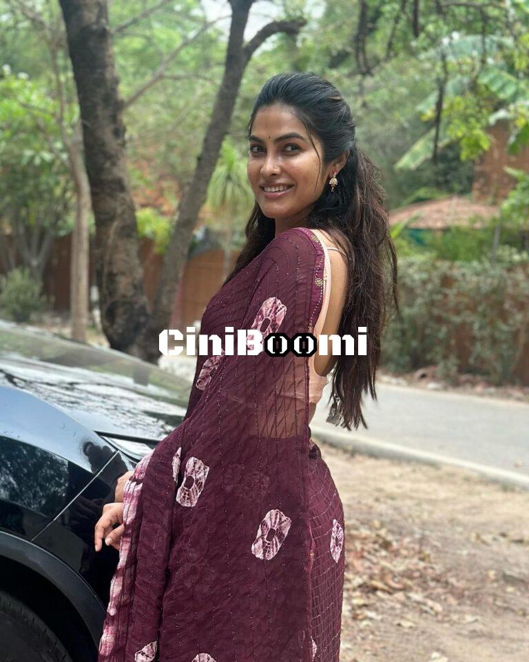 Actress Divi Vadthya Oozes Charm In Saree
