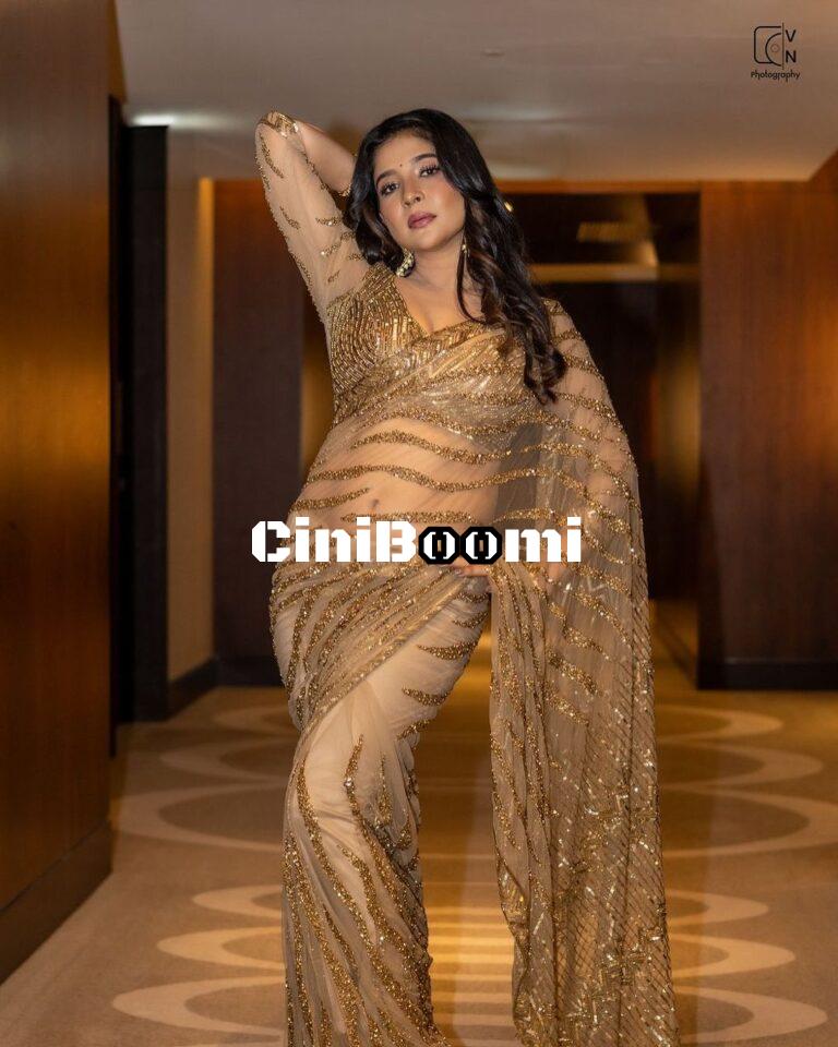 Actress Sakshi Agarwal Channels Her Inner Desi Barbie In Saree