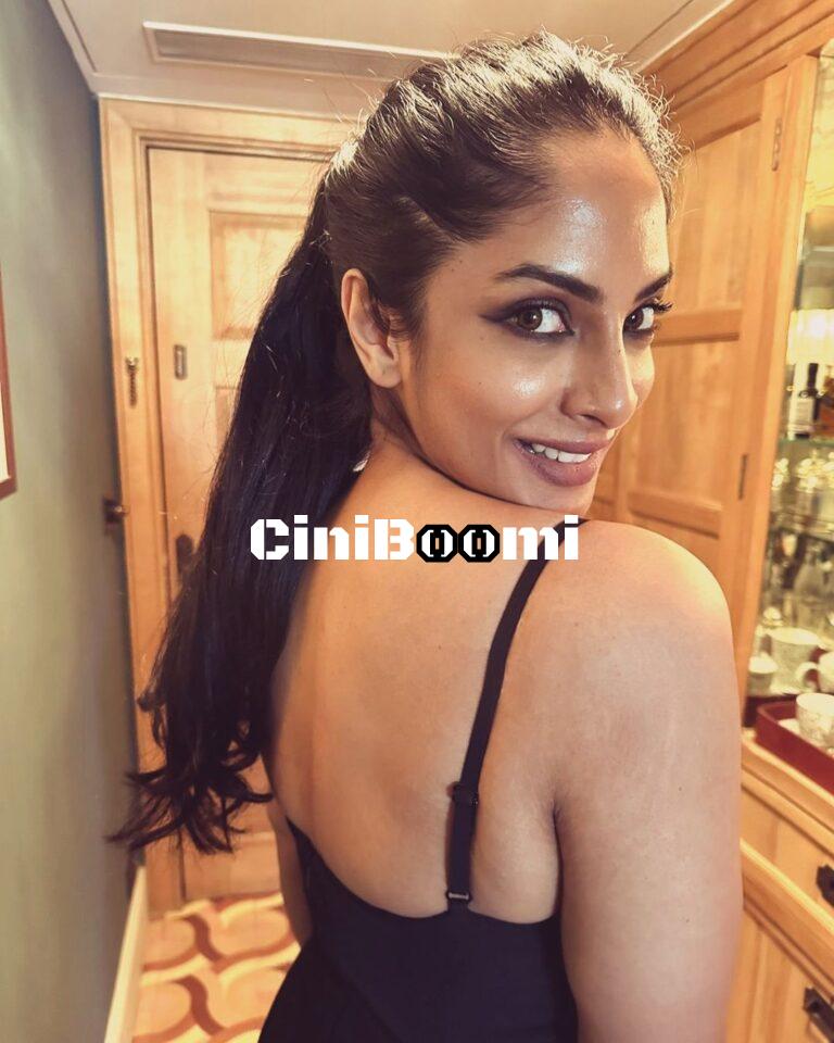 Actress Sriya Reddy Oozes Elegance In Black Outfit