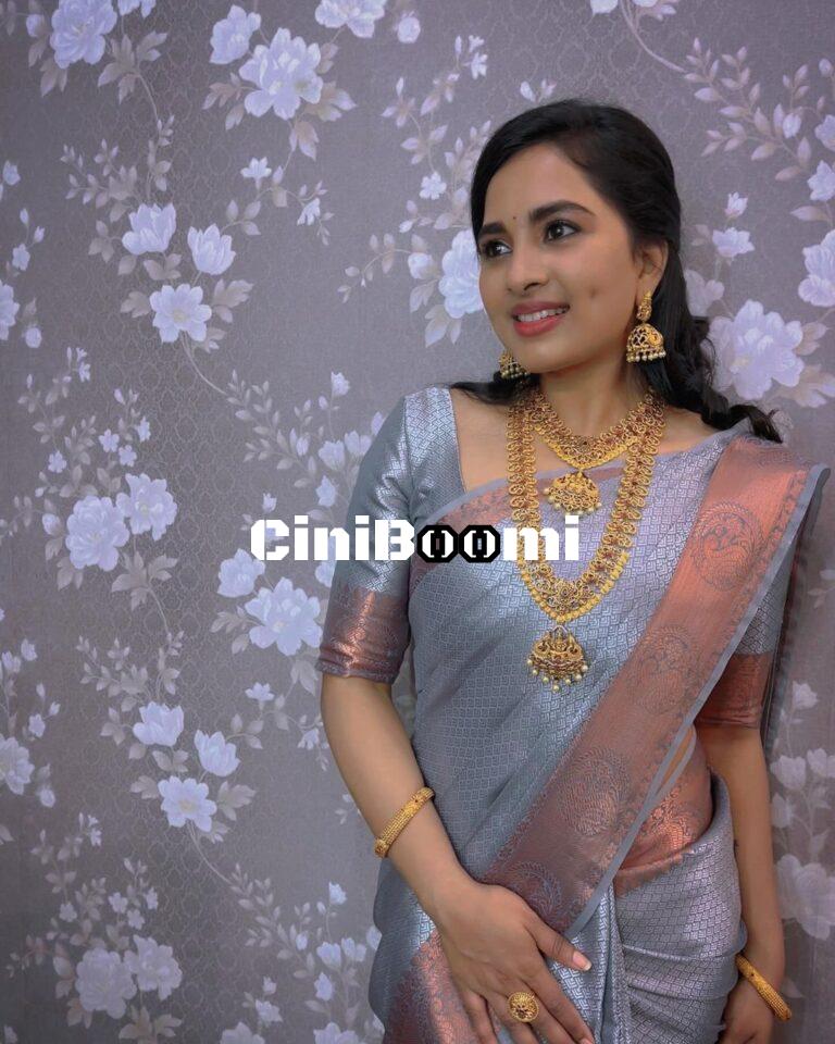 Actress Srushti Dange Redefines Gorgeousness In Saree