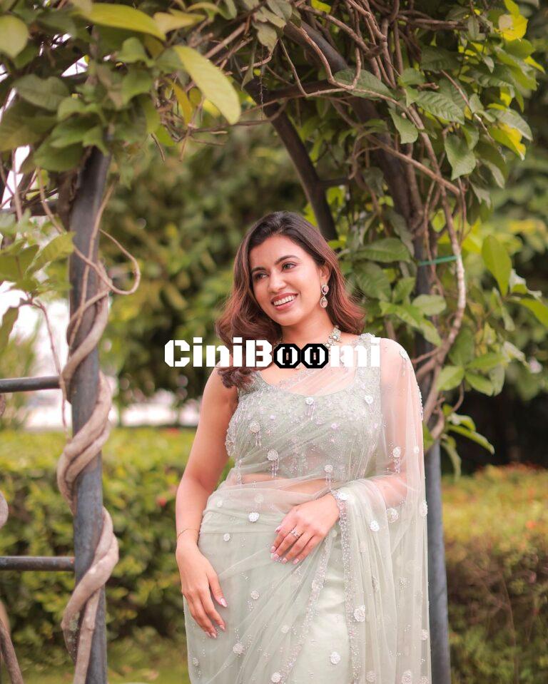 Actress Anju Kurian Lights Up The Internet With Her Beautiful Smile